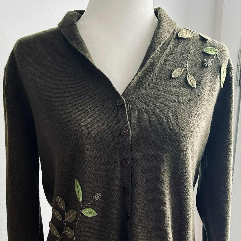 Kasper Deep Olive Wool-Blend Cardigan with Felt Leaf Appliqué – US XL